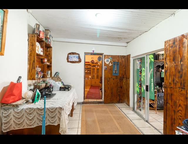 1,995M² SMALLHOLDING FOR SALE IN VISCHKUIL